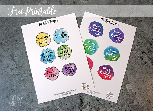 Muffin Topper | Free Printable | Freebie | Kuchen | Lettering Happy Birthday | Bloggeburtstag | Muffin Dekoration | Muffins dekorieren | Handlettering | Watercolor | Aquarell | Gelbkariert Blog
